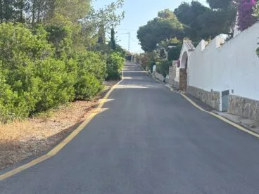 Señalización para restringir el estacionamiento en carretera a la Granadella