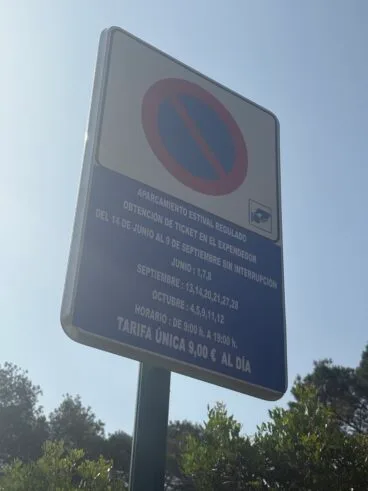 Señalización informativa del aparcamiento de pago