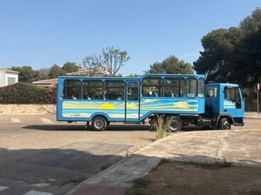 Trenet. Transporte turístico a la Cala de la Granadella
