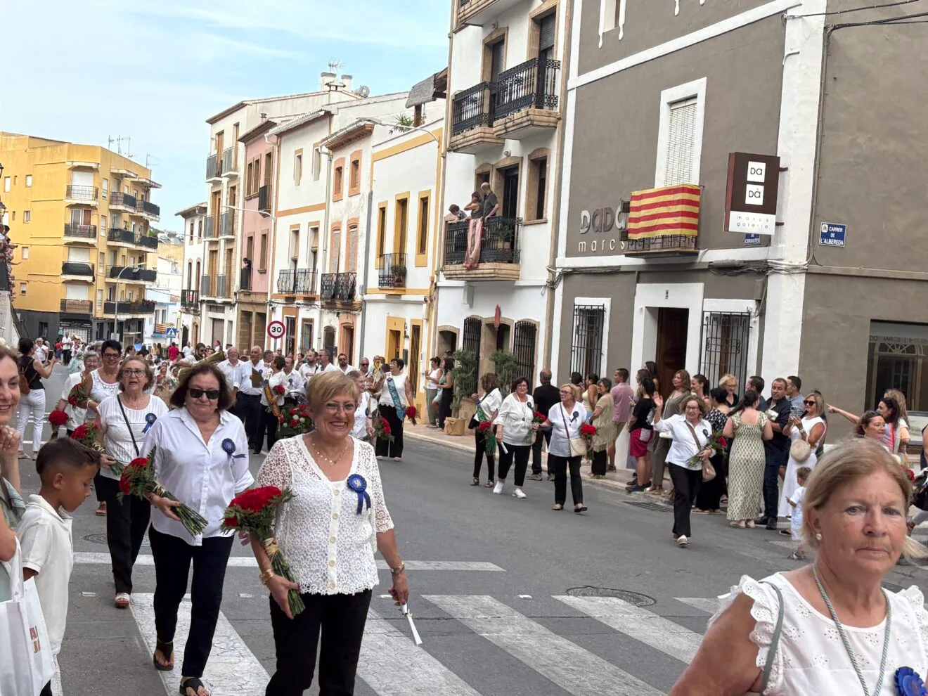 Ofrenda de flores a Sant Joan Xàbia 2025