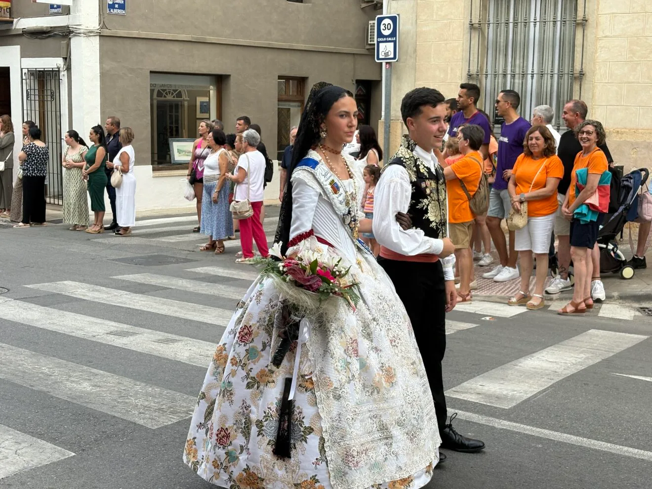 Ofrenda de flores a Sant Joan Xàbia 2025