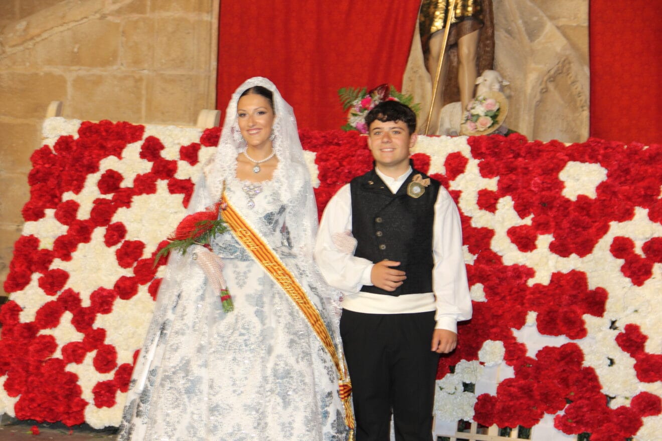Ofrenda de flores a Sant Joan Fogueres Xàbia 2025 (163)