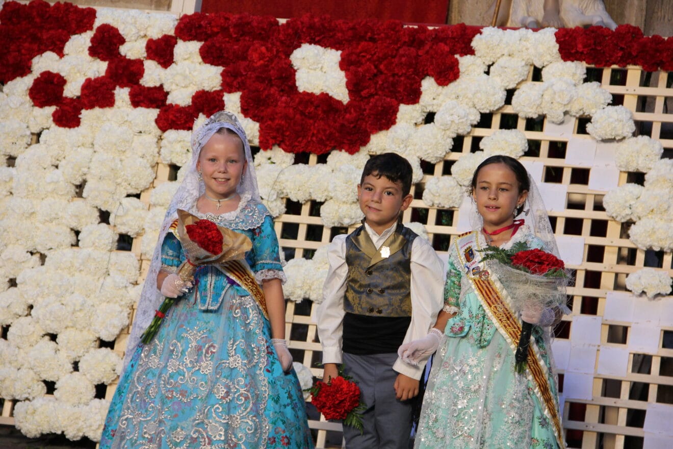 Ofrenda de flores a Sant Joan Fogueres Xàbia 2025 (66)