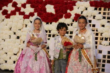Ofrenda de flores a Sant Joan Fogueres Xàbia 2025 (70)