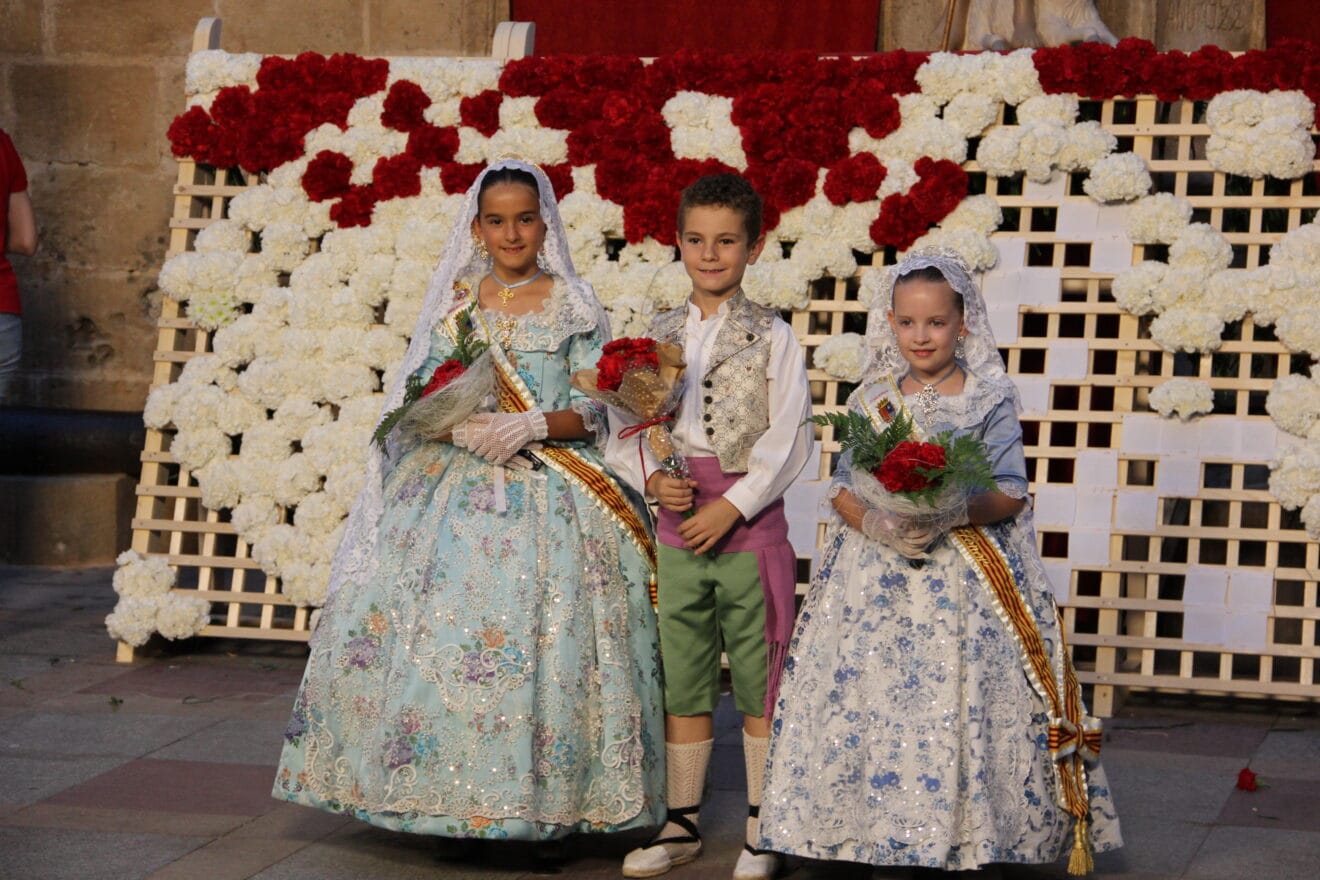 Ofrenda de flores a Sant Joan Fogueres Xàbia 2025 (72)