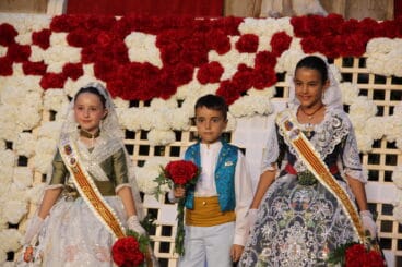 Ofrenda de flores a Sant Joan Fogueres Xàbia 2025 (76)