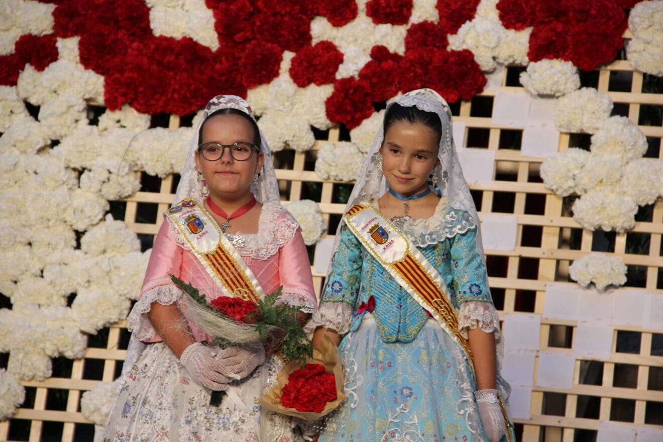 Ofrenda de flores a Sant Joan Fogueres Xàbia 2025 (77)