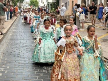 Pasacalle acto proclamación infantil Xàbia 2025 (2)