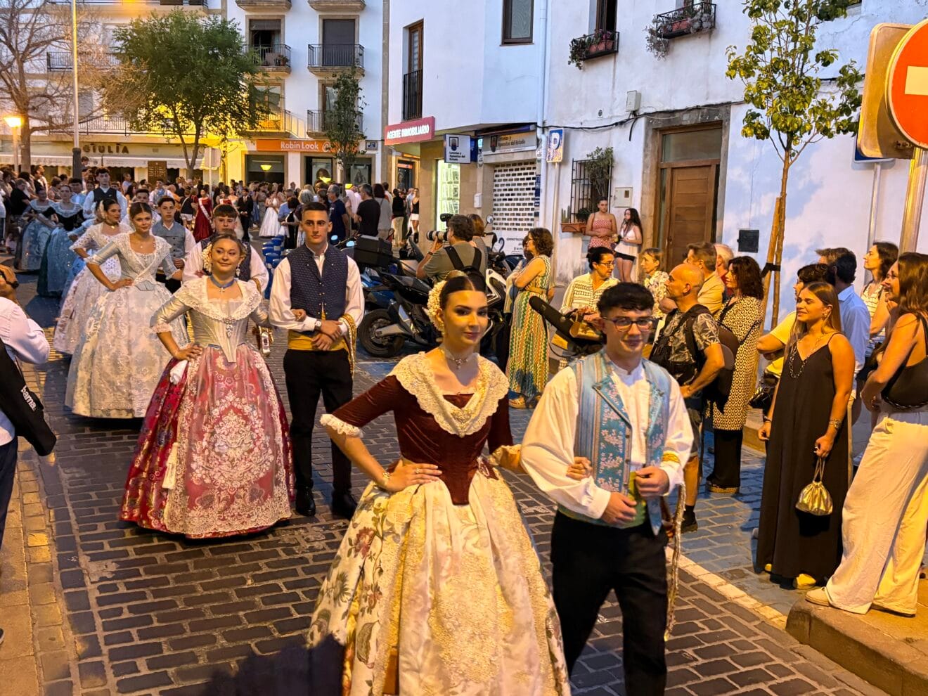 Pasacalle de la Proclamación de la Quintà 2025 'La Desmadrà' (8)