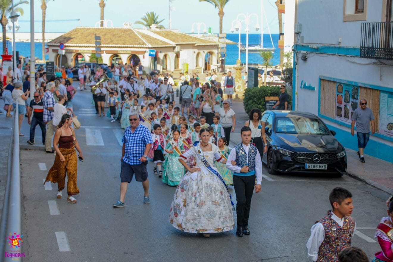 Pasacalle sectores a su paso por el puerto