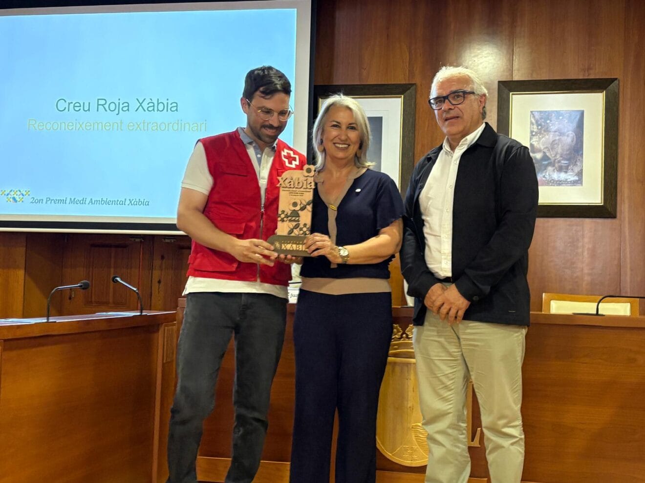 Premio Extraordinario a Cruz Roja Jávea por su labor medioambiental