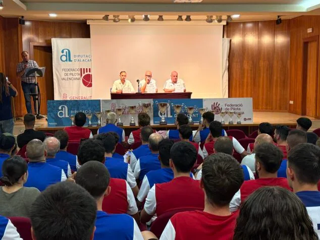 Imagen: Presentación de la Final de Liga autonómica de Pilota en Xàbia