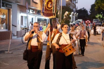 Proclamación de la Quintà 2025 de Xàbia. Reina, damas, presidentes y corte de honor (1)