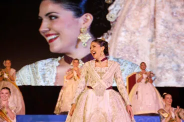 Proclamación de la Quintà 2025 de Xàbia. Reina, damas, presidentes y corte de honor (101)