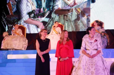 Proclamación de la Quintà 2025 de Xàbia. Reina, damas, presidentes y corte de honor (114)