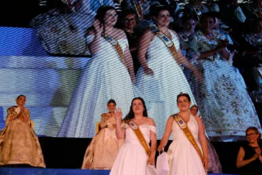 Proclamación de la Quintà 2025 de Xàbia. Reina, damas, presidentes y corte de honor (118)