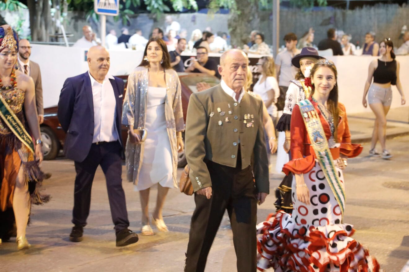 Proclamación de la Quintà 2025 de Xàbia. Reina, damas, presidentes y corte de honor (12)