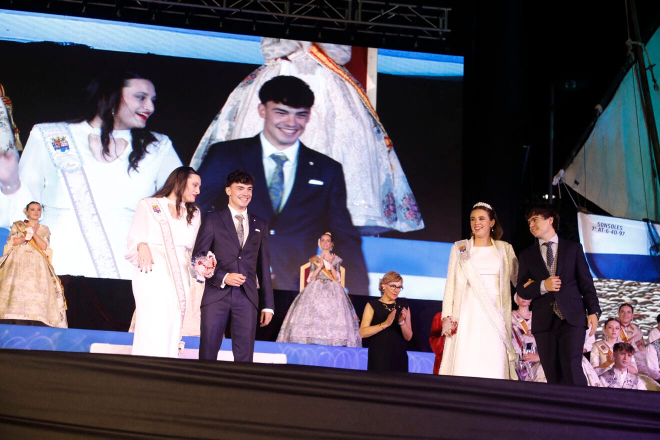 Proclamación de la Quintà 2025 de Xàbia. Reina, damas, presidentes y corte de honor (121)