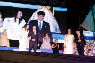 Proclamación de la Quintà 2025 de Xàbia. Reina, damas, presidentes y corte de honor (121)