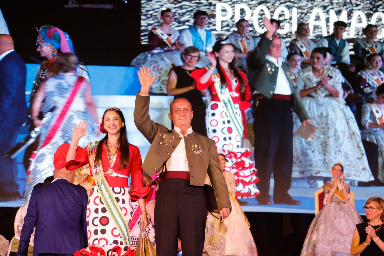 Proclamación de la Quintà 2025 de Xàbia. Reina, damas, presidentes y corte de honor (127)