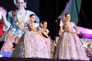 Proclamación de la Quintà 2025 de Xàbia. Reina, damas, presidentes y corte de honor (129)
