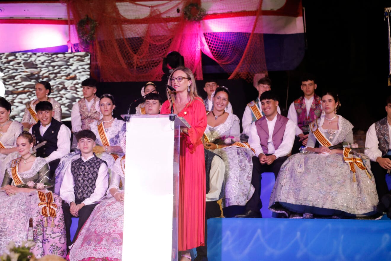 Proclamación de la Quintà 2025 de Xàbia. Reina, damas, presidentes y corte de honor (137)