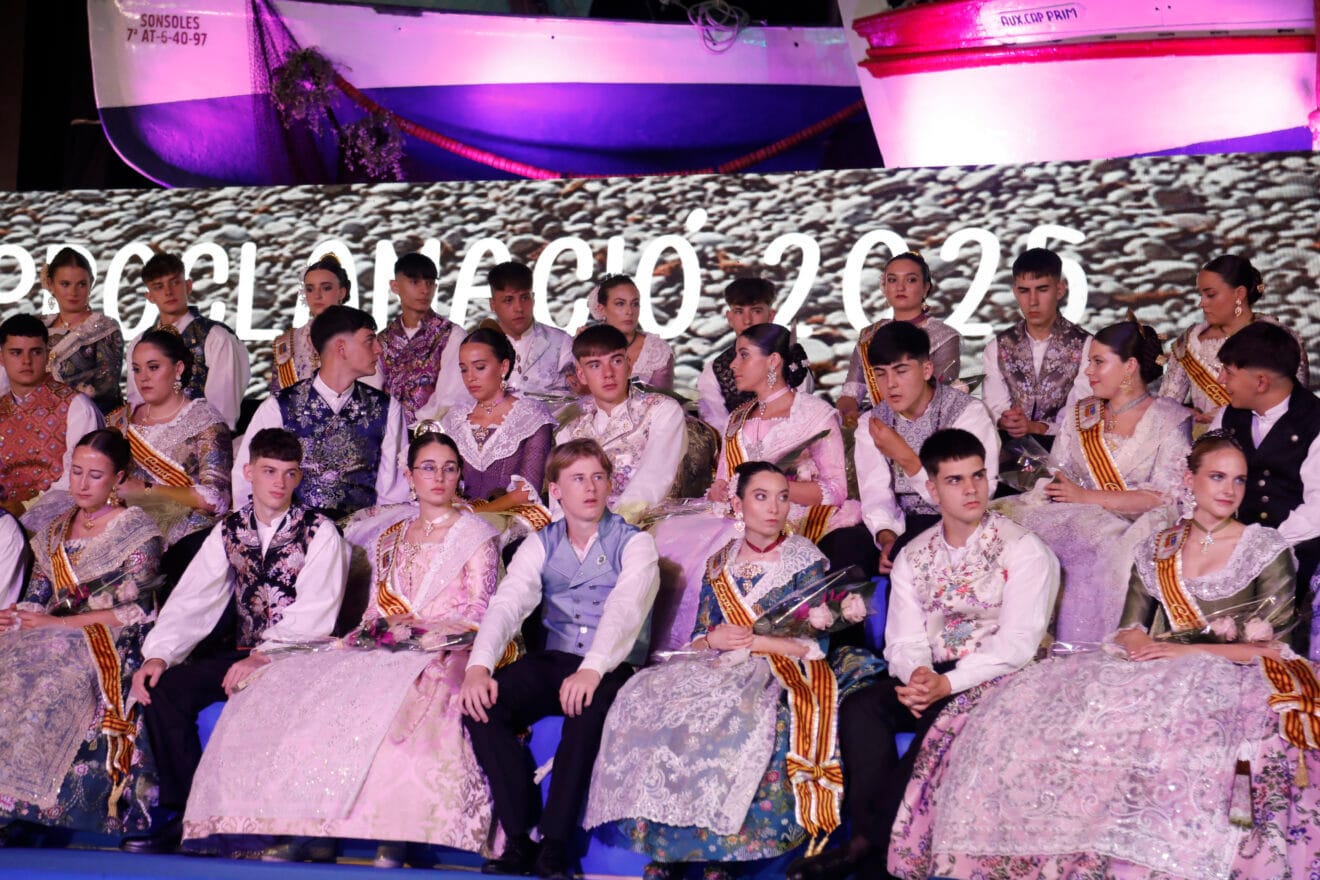 Proclamación de la Quintà 2025 de Xàbia. Reina, damas, presidentes y corte de honor (143)