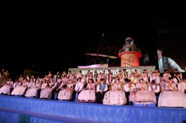 Proclamación de la Quintà 2025 de Xàbia. Reina, damas, presidentes y corte de honor (144)