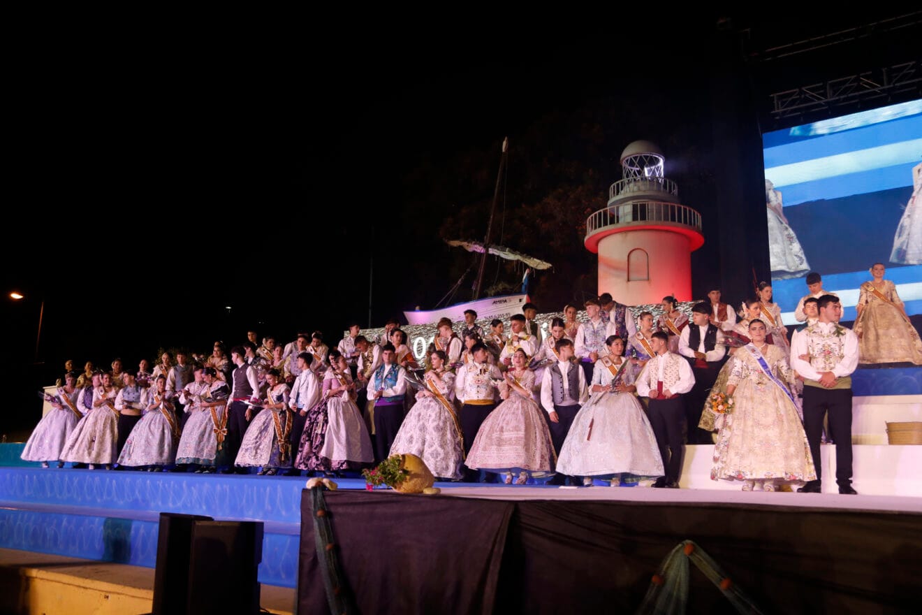 Proclamación de la Quintà 2025 de Xàbia. Reina, damas, presidentes y corte de honor
