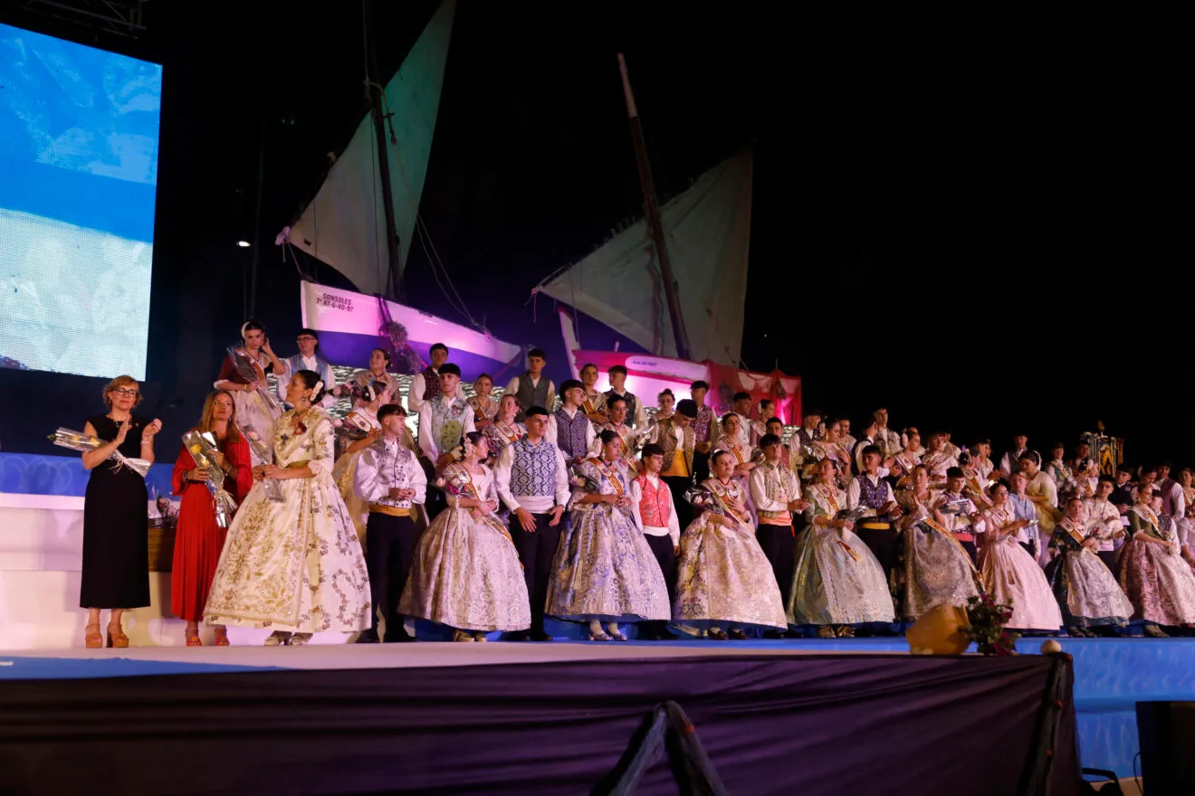Proclamación de la Quintà 2025 de Xàbia. Reina, damas, presidentes y corte de honor (150)