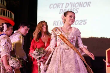 Proclamación de la Quintà 2025 de Xàbia. Reina, damas, presidentes y corte de honor (156)