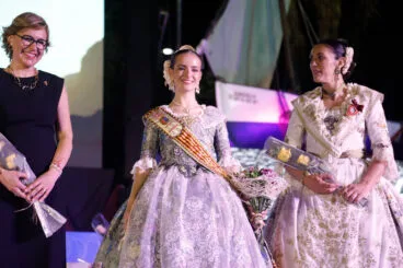 Proclamación de la Quintà 2025 de Xàbia. Reina, damas, presidentes y corte de honor (157)