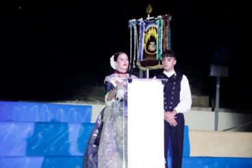 Proclamación de la Quintà 2025 de Xàbia. Reina, damas, presidentes y corte de honor (19)