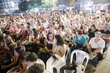 Proclamación de la Quintà 2025 de Xàbia. Reina, damas, presidentes y corte de honor (20)