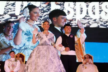 Proclamación de la Quintà 2025 de Xàbia. Reina, damas, presidentes y corte de honor (26)