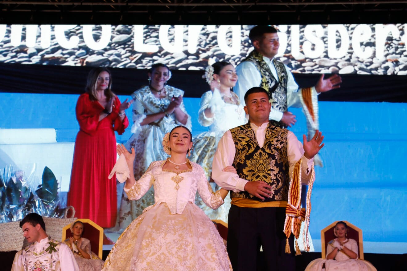 Proclamación de la Quintà 2025 de Xàbia. Reina, damas, presidentes y corte de honor (29)