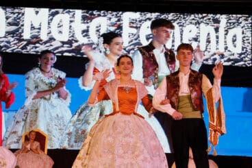 Proclamación de la Quintà 2025 de Xàbia. Reina, damas, presidentes y corte de honor (31)