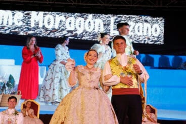 Proclamación de la Quintà 2025 de Xàbia. Reina, damas, presidentes y corte de honor (33)