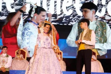 Proclamación de la Quintà 2025 de Xàbia. Reina, damas, presidentes y corte de honor (38)