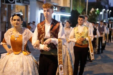 Proclamación de la Quintà 2025 de Xàbia. Reina, damas, presidentes y corte de honor (4)