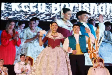 Proclamación de la Quintà 2025 de Xàbia. Reina, damas, presidentes y corte de honor (41)