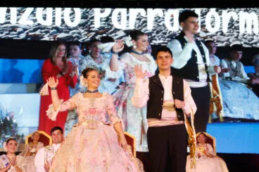 Proclamación de la Quintà 2025 de Xàbia. Reina, damas, presidentes y corte de honor (44)