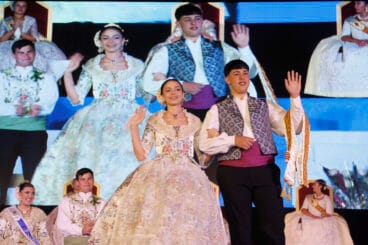 Proclamación de la Quintà 2025 de Xàbia. Reina, damas, presidentes y corte de honor (45)