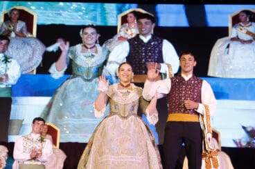 Proclamación de la Quintà 2025 de Xàbia. Reina, damas, presidentes y corte de honor (59)