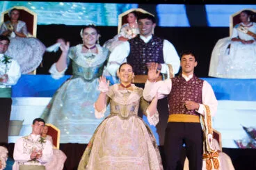 Proclamación de la Quintà 2025 de Xàbia. Reina, damas, presidentes y corte de honor (59)