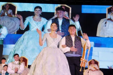 Proclamación de la Quintà 2025 de Xàbia. Reina, damas, presidentes y corte de honor (64)