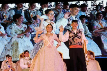 Proclamación de la Quintà 2025 de Xàbia. Reina, damas, presidentes y corte de honor (67)