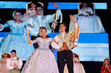 Proclamación de la Quintà 2025 de Xàbia. Reina, damas, presidentes y corte de honor (68)