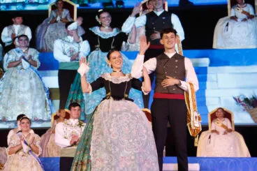 Proclamación de la Quintà 2025 de Xàbia. Reina, damas, presidentes y corte de honor (70)