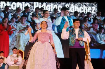 Proclamación de la Quintà 2025 de Xàbia. Reina, damas, presidentes y corte de honor (74)